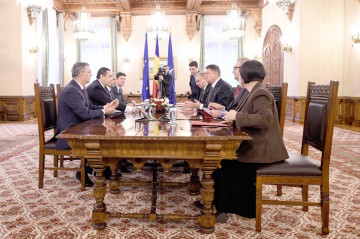 Iohannis, la consultări cu partidele politice